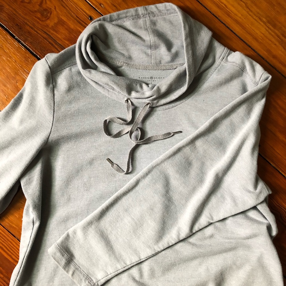 LONGLSEEVE GREY SWEATSHIRT || Karen Scott Sports